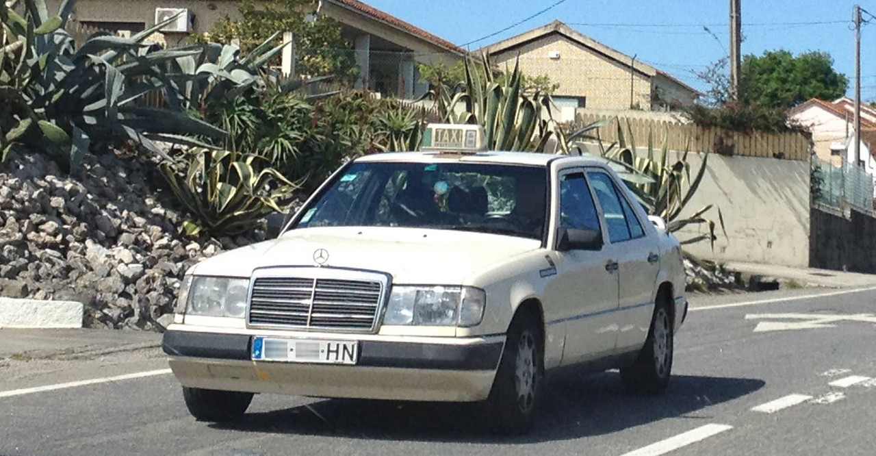 IMG-7393-taxi-mercedes-250d-w124-facelift.jpg
