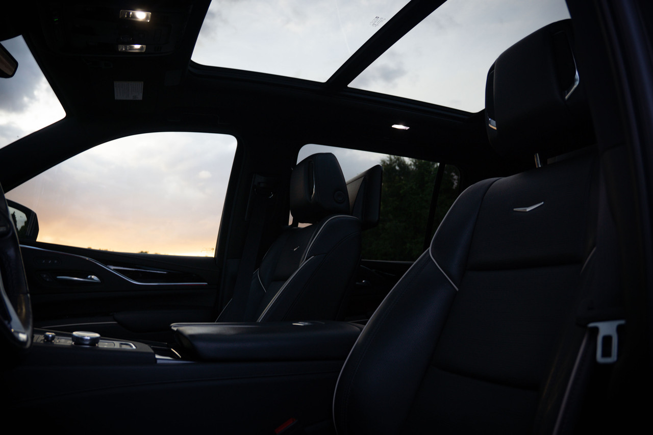 Cadillac Escalade View 41
