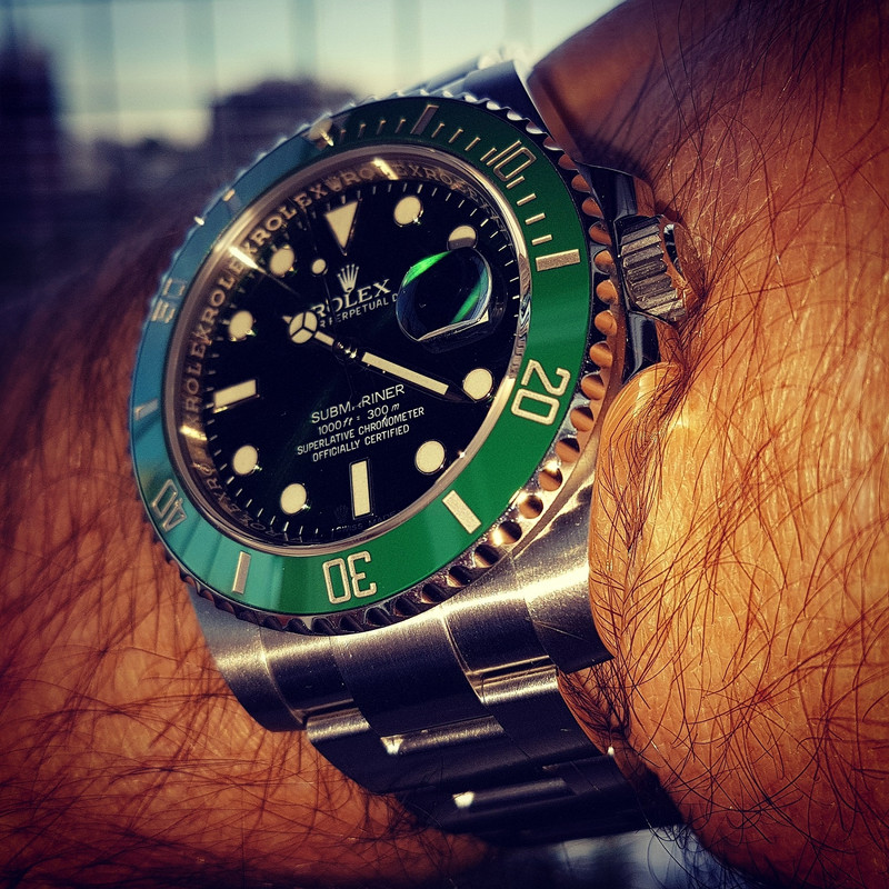 Rolex Submariner 40 mm Ref. 116610LV Aniversary Green 'Hulk' (2)