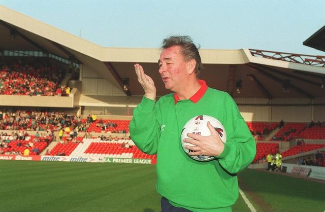 [Image: The_gaffer_s_final_home_match._May_1993_...firmed.jpg]