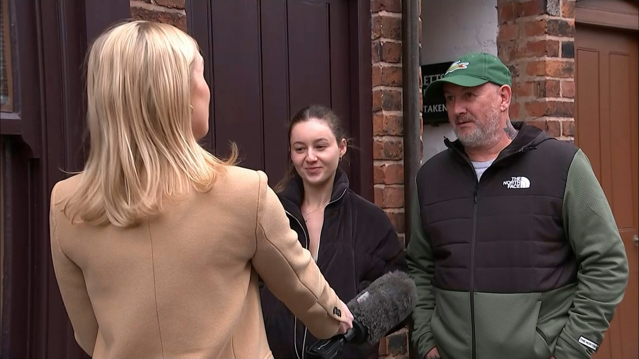 ITV Evening News_20220428_18301930.ts_snapshot_00.53.14.240