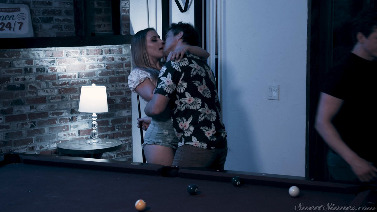 Anna Claire Clouds - Catfished 5 - Scene 4 - Gotcha - SWEETSINNER.mp4.0002