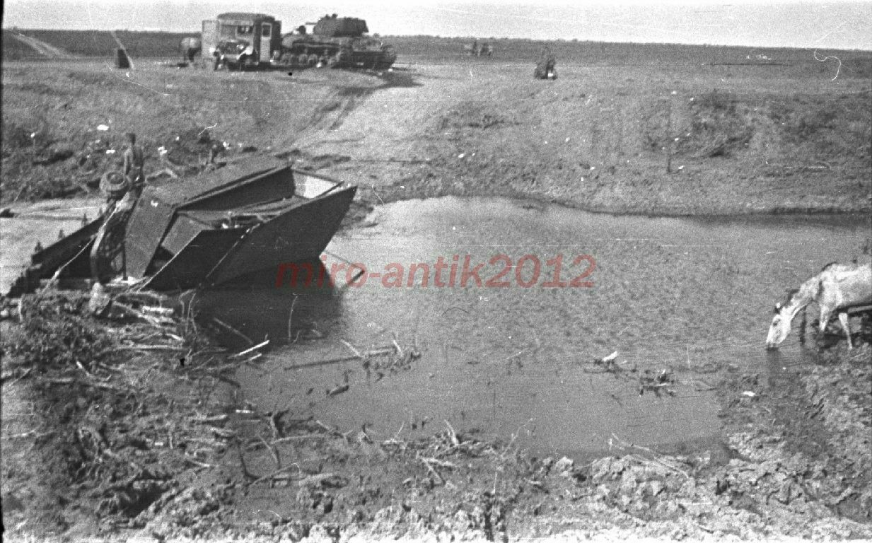 24.Pz.Div.,Ostfront, n.einem Gefecht, Panzer zerstört;