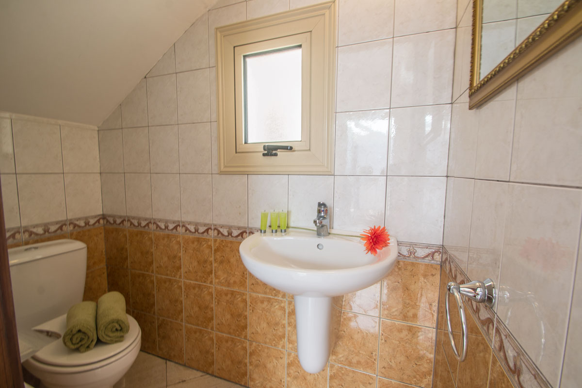 15-VILLA-IN-KAPPARIS-FOR-RENT