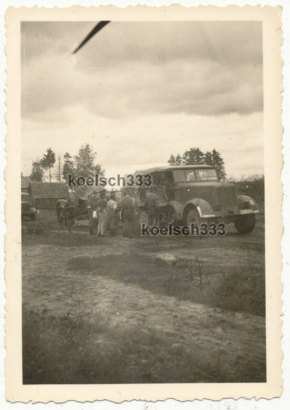 Foto Panzer Halbkette schleppt 21cm Mörser Artillerie Geschütz im Osten 1941