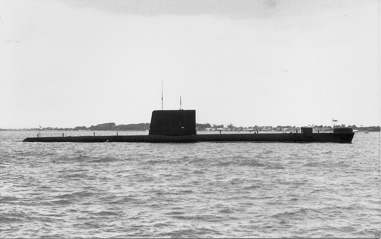 HMS Cachalot (S.06)-2