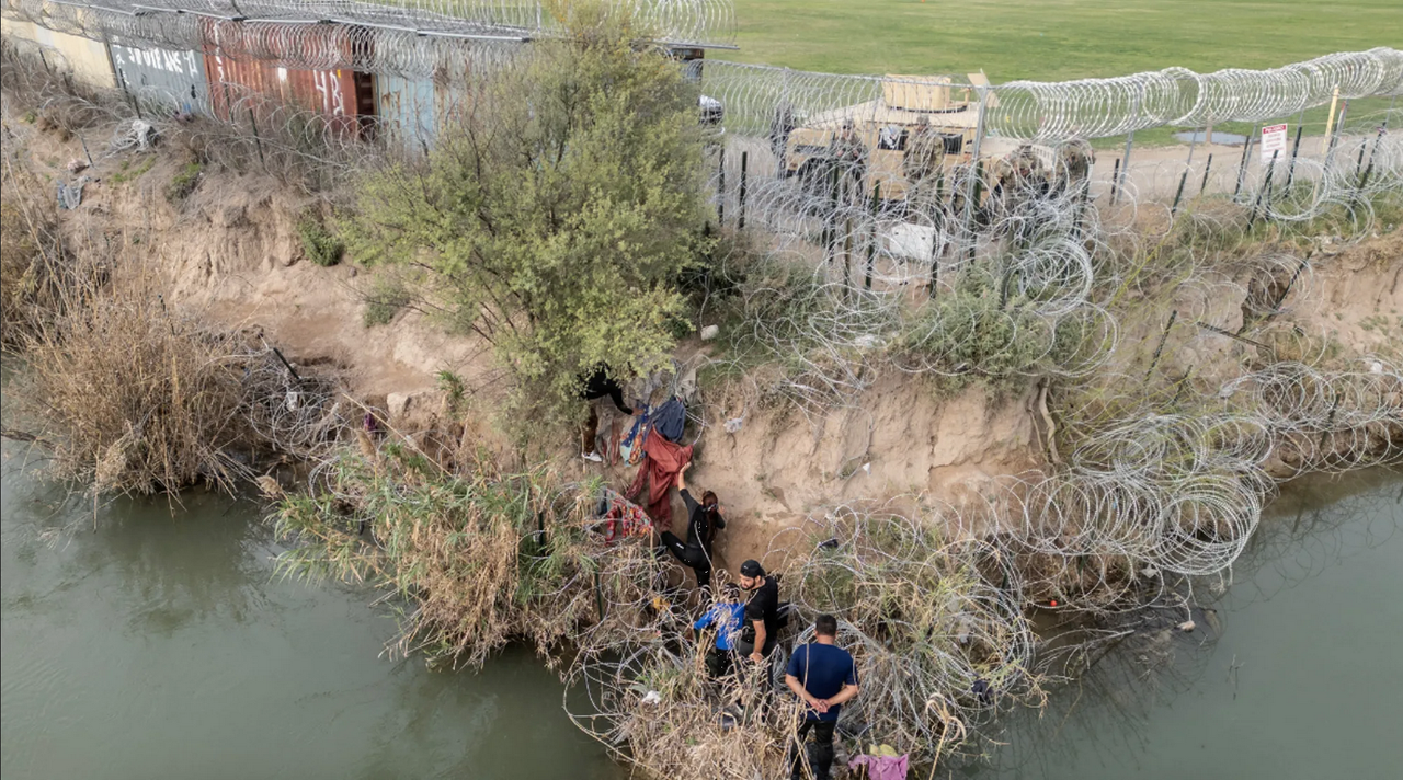 Respaldan en Texas programa de ingreso mensual para migrantes