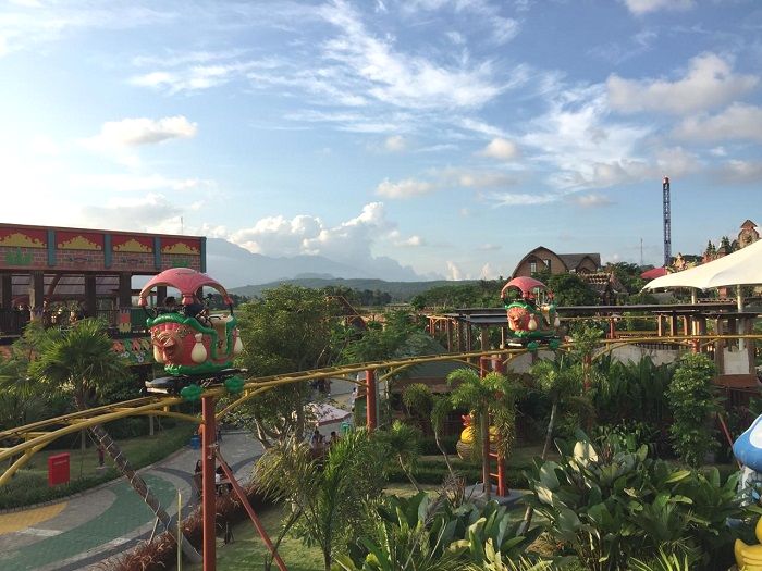 Wahana Kumbang Layang Saloka Theme Park