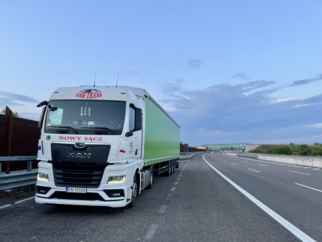 E5E61D86-0497-4E3D-A65B-4715B086E0B2