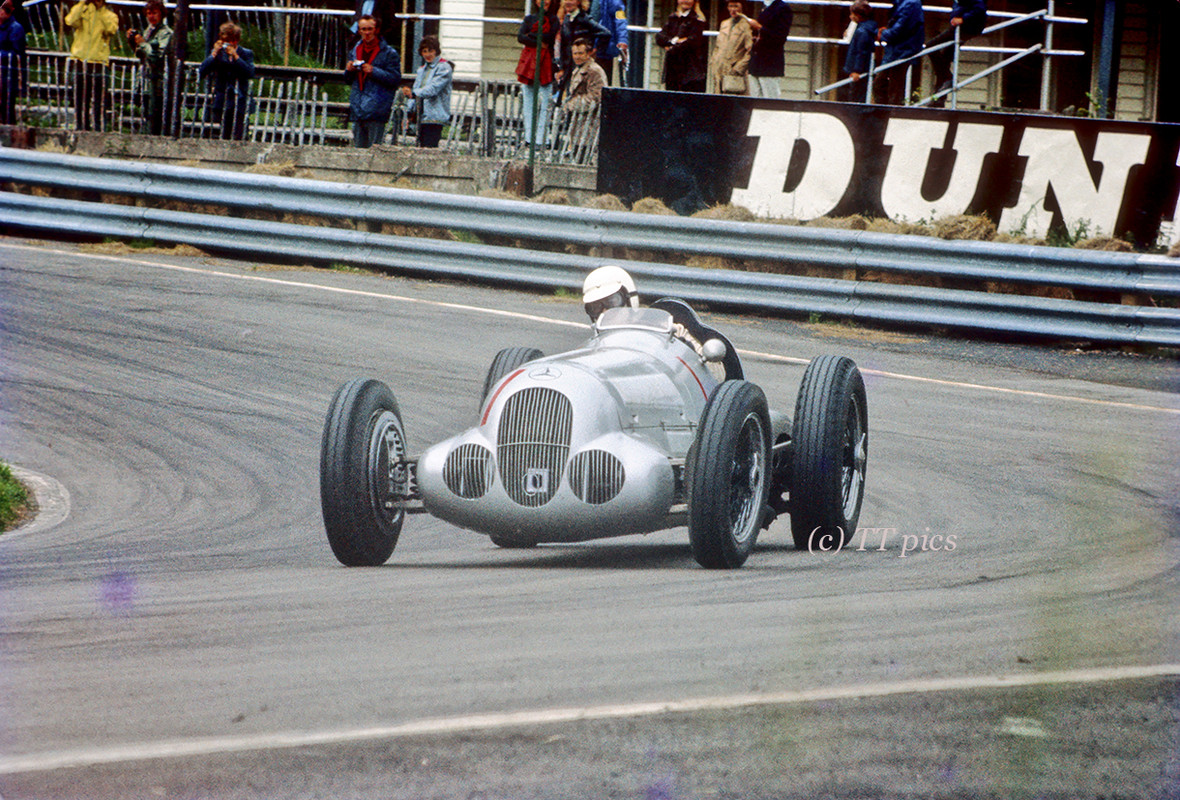 Outon-Vintage_17 June _W125_Colin Crabbe