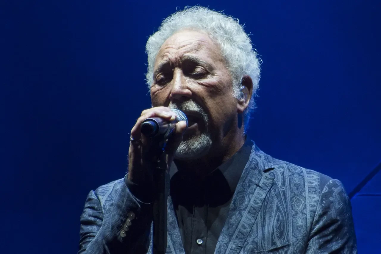 Tom Jones 3