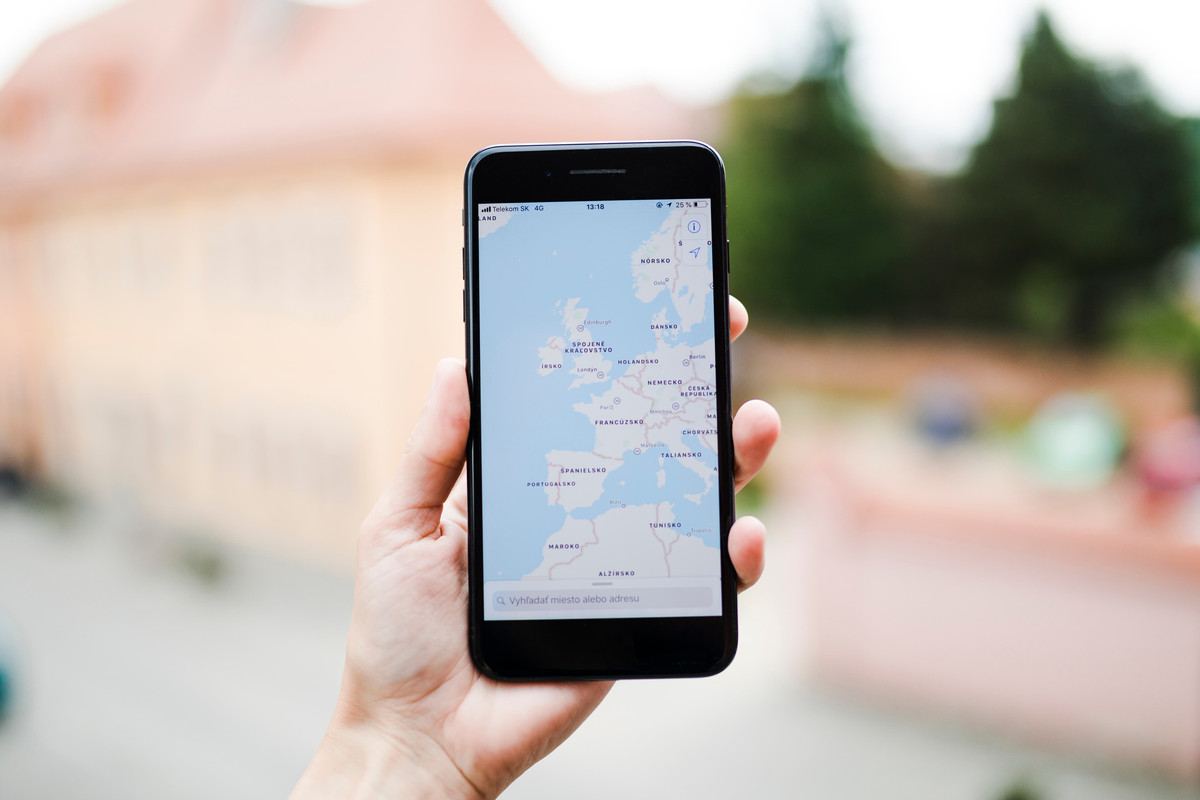 اپلیکیشن مسیریابی روی گوشی موبایل با استفاده از GPS 