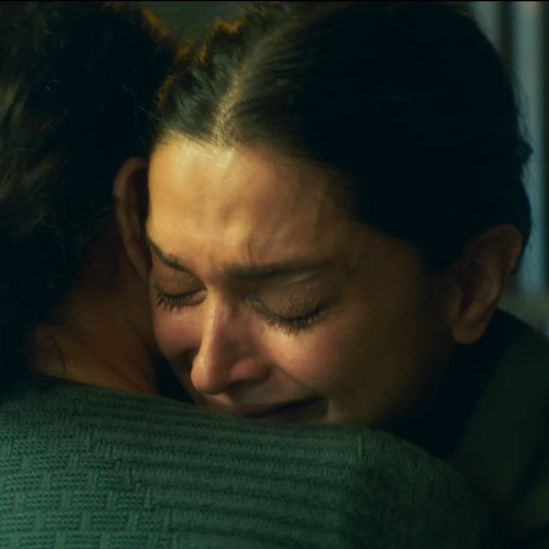 crying-scene-of-deepika-padukone-in-fighter-2024-movie