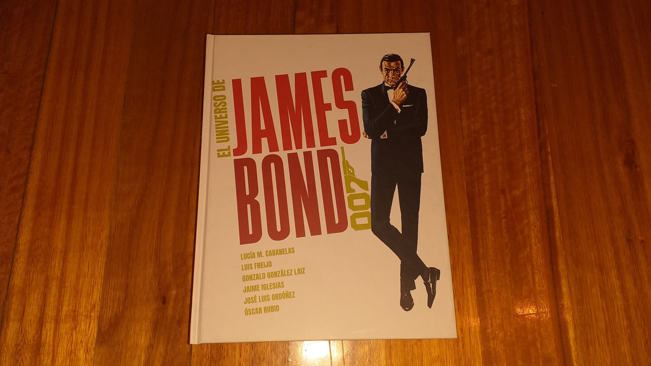 El-Universo-De-James-Bond01.jpg