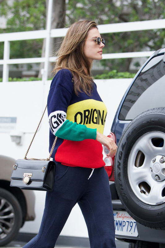 alessandra-ambrosio-heading-to-a-spa-in-santa-monica-05-21-2018-