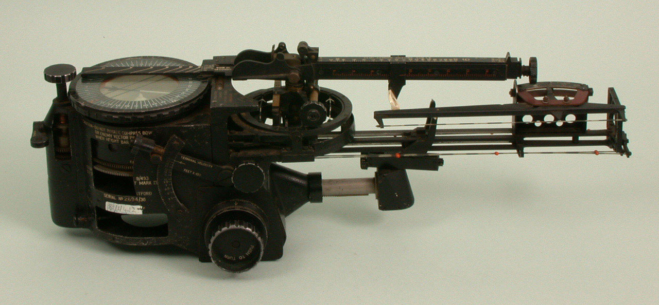 Course-Setting-Bomb-Sight-Mk-IXA-stowed.