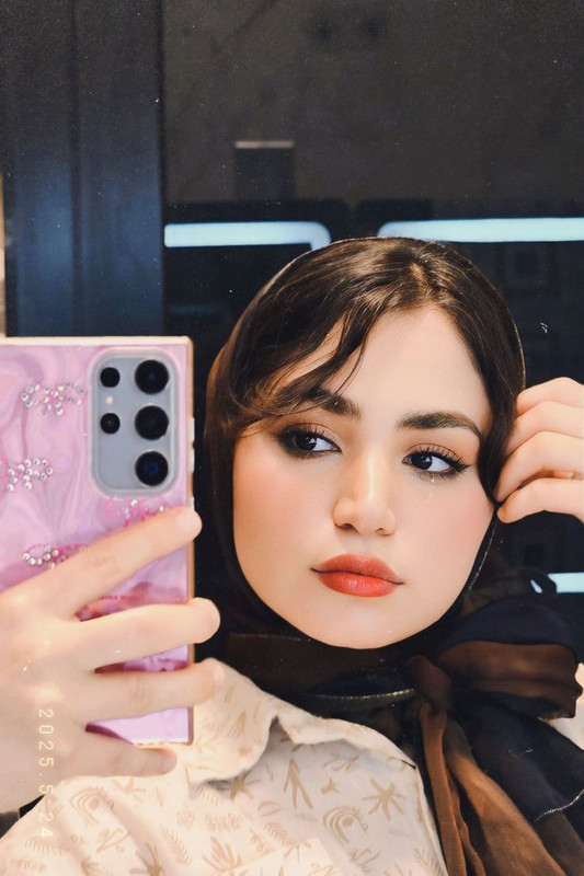 وێنەی ژیا یوسف