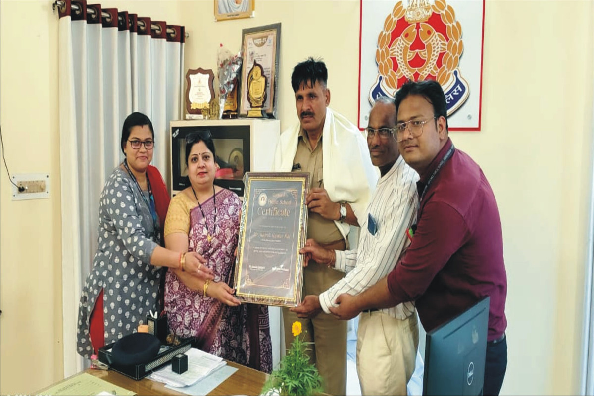 सुरक्षित यातायात व्यवस्था व सक्रिय क्षेत्राधिकारी हेतु सीओ सिटी को किया सम्मानित