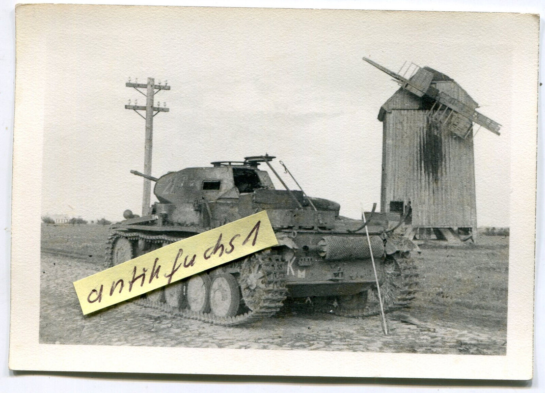 Foto - Panzer der Heeres-Gruppe Kleist neben einer Windmühle - Windmill im 2.WK
