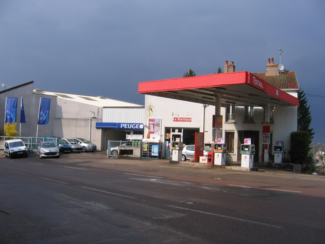 Saulieu Le Garage Moderne 2