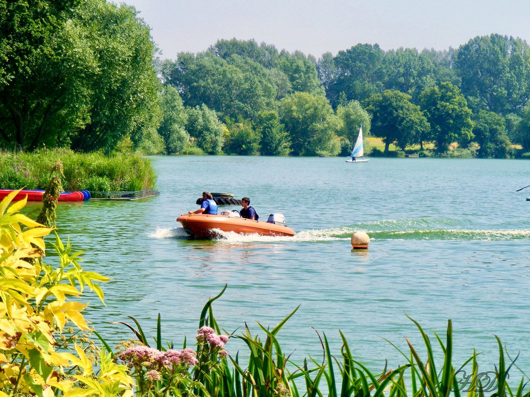 boat-lake-HD.jpg