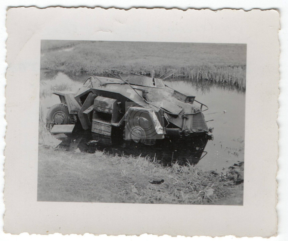 zerstörter deutscher Spähpanzer Panzer  Cäsa