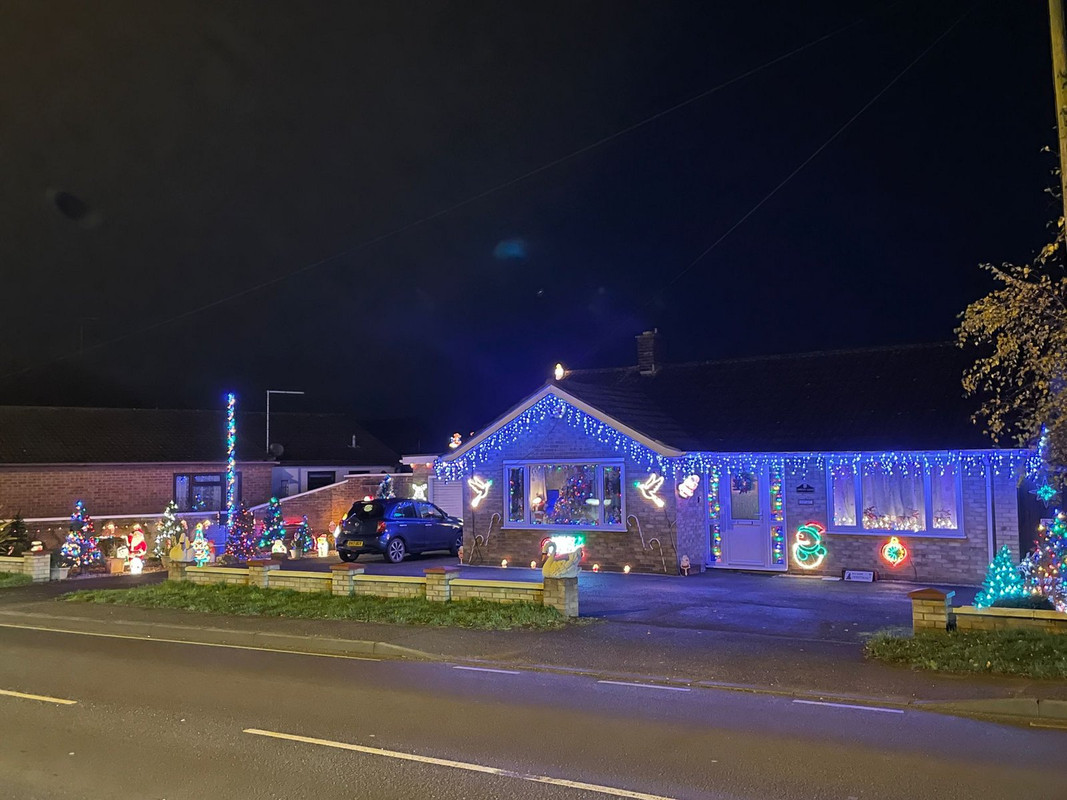 xmas-light-2021.jpg