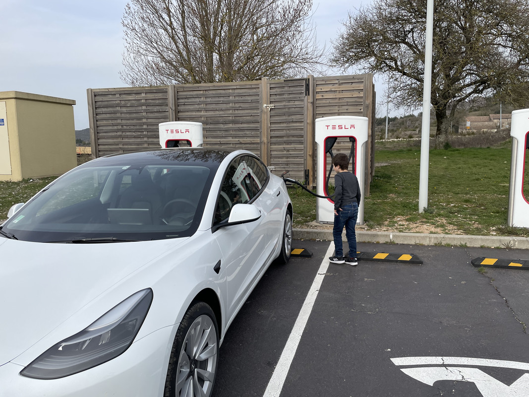 6EDFD788-7C1D-4576-9B0C-93CA9017EB3D