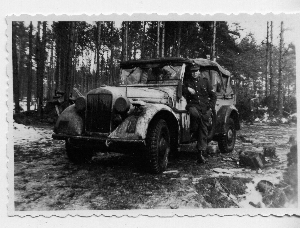 PKW Horch Kfz 12 (WH 1810) Nahrichten-Abt markie