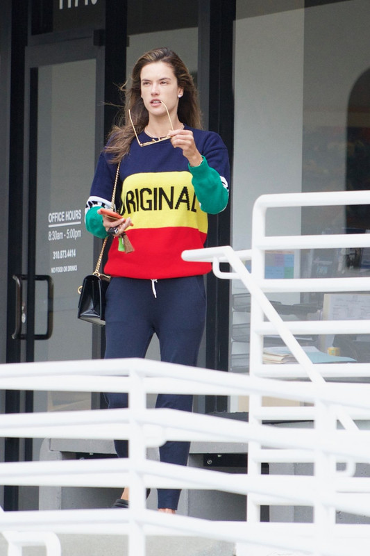alessandra-ambrosio-heading-to-a-spa-in-santa-monica-05-21-2018-