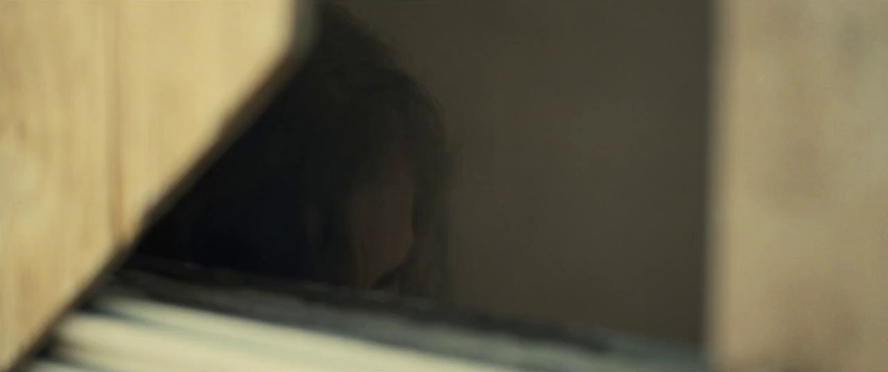 The-Last-Survivors-2014-Hindi-English-Blu-Ray-720p-x264-AVC-AAC-2ch-mkv-0002