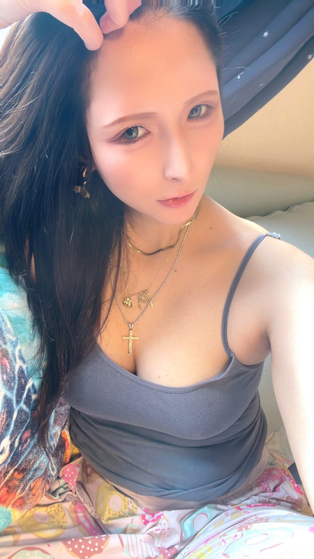 目が腫れてる…