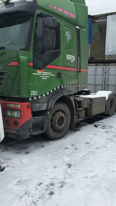 7C85D772-96D3-44E6-8AAA-F5F63083E7C9