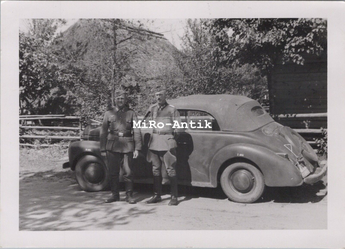 Foto, 167-Inf.Div. General Stab, Pkw mit Stander, Konstantynów Polen,
