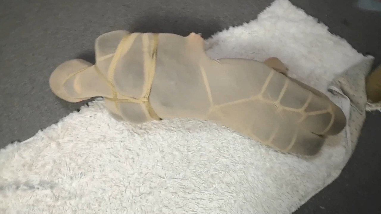 随心绳艺 雅思 胶衣女贼调教.mp4_20230516_185307.729