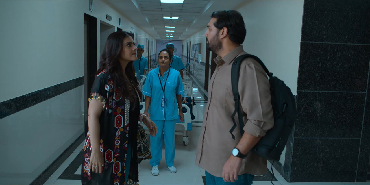 Tribhanga 2021 WebRip [Hindi + Tamil + Telugu] 480p 720p ESub Screenshot