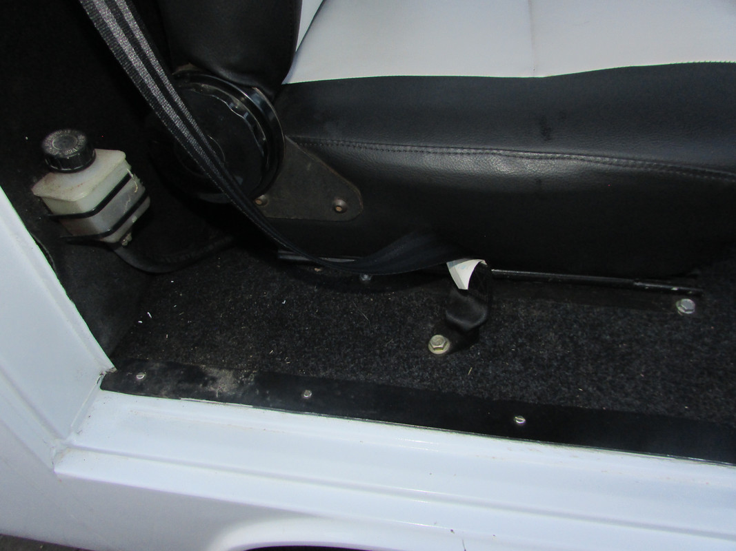 Bay seat belt points (8)