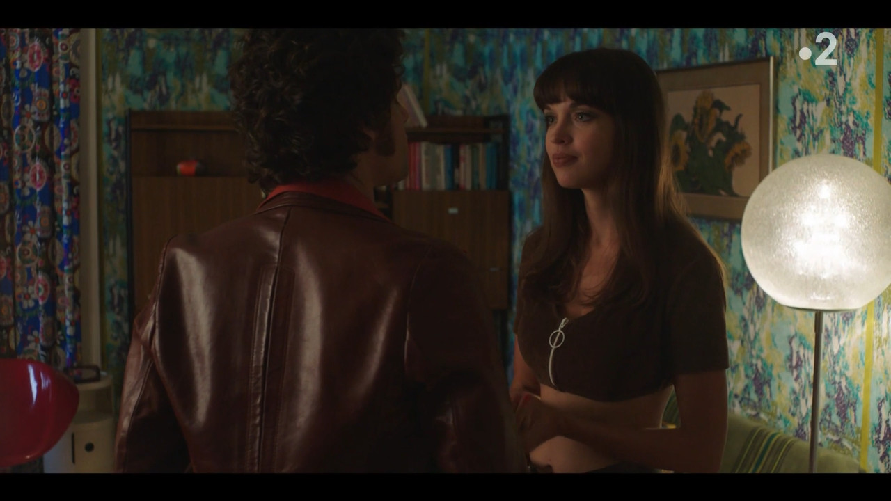 2022-05-13_21_10_Fr2_Les-petits-meurtres-d-Agatha-Christie-70-s_3x2_La-chambre-noire.mp4_snapshot_01