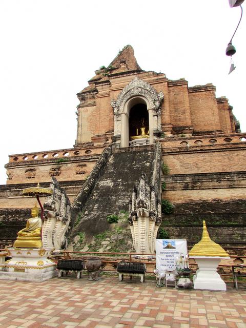 Nuestra primera vez en el Sudeste Asiático. Tailandia en Junio de 2018 - Blogs de Tailandia - Explorando Chiang Mai. Doi Suthep, centro ciudad y Saturday Market (13)