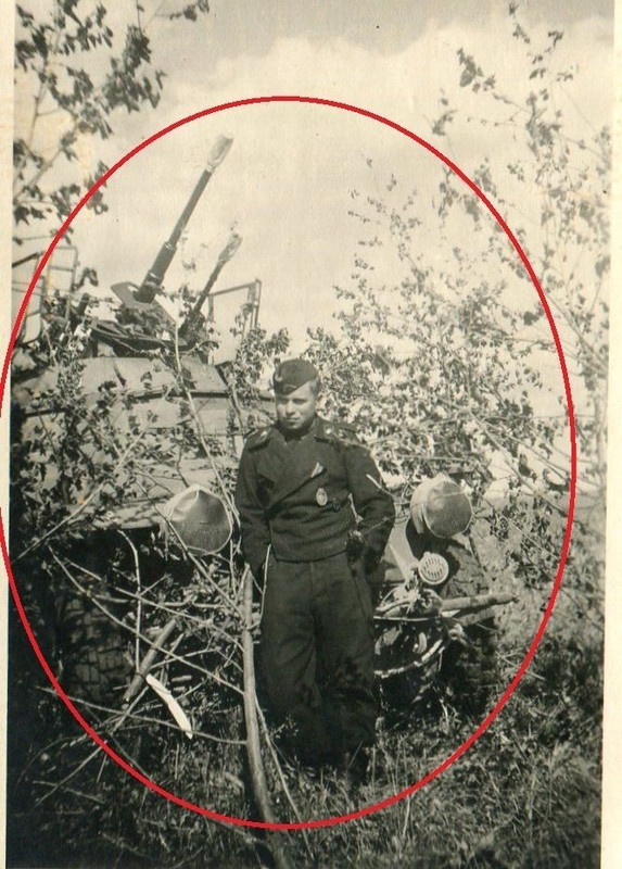Foto 2 WK Panzer Tank Soldat mit Pz Spähwagen