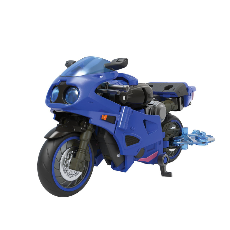 F3028_PROD_RENDER_TRA_GEN_LEGACY_EV_DELUXE_S22_WV1_ARCEE_02_Online_2000SQ_2000x