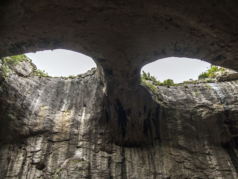 [Obrazek: Oknata-the-eyes-of-God-cave-Prohodna-Karlukovo.jpg]