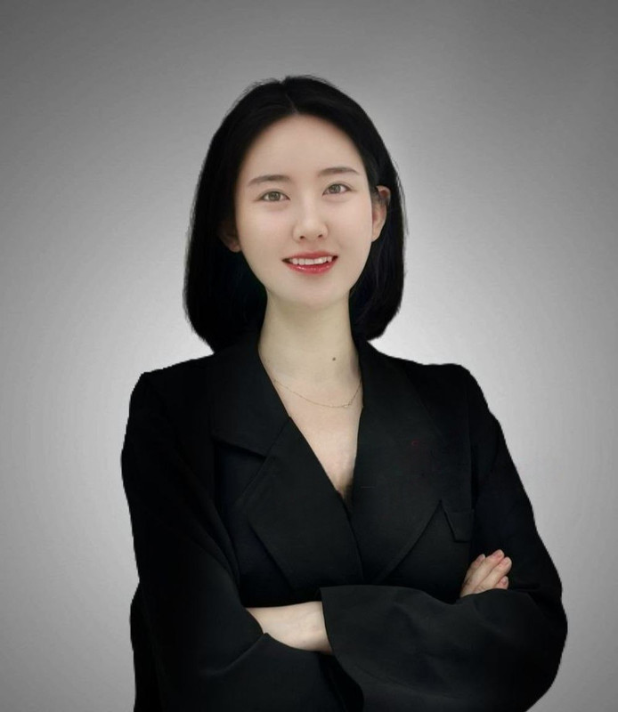 X2武汉某大学计算机学院美女辅导员徐曦，研究生毕业，小小年纪就吃上了铁饭碗，近期被学生拔出其本人早期在花椒直播平台玩擦边直播，甚至还有金主豪掷重金和她裸聊，主播ID叫曦曦宝贝呀，现在都还有相关记录。果