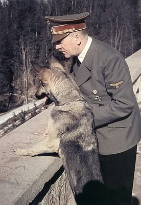 https://i.postimg.cc/CM6j002J/Hitlerand-Blondi-Berghof-Occult-History-Third-Reich.jpg