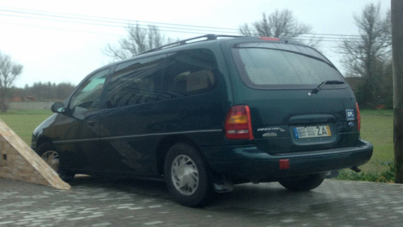 IMG-2075-us-spec-ford-windstar-gl-da5-mk1.jpg