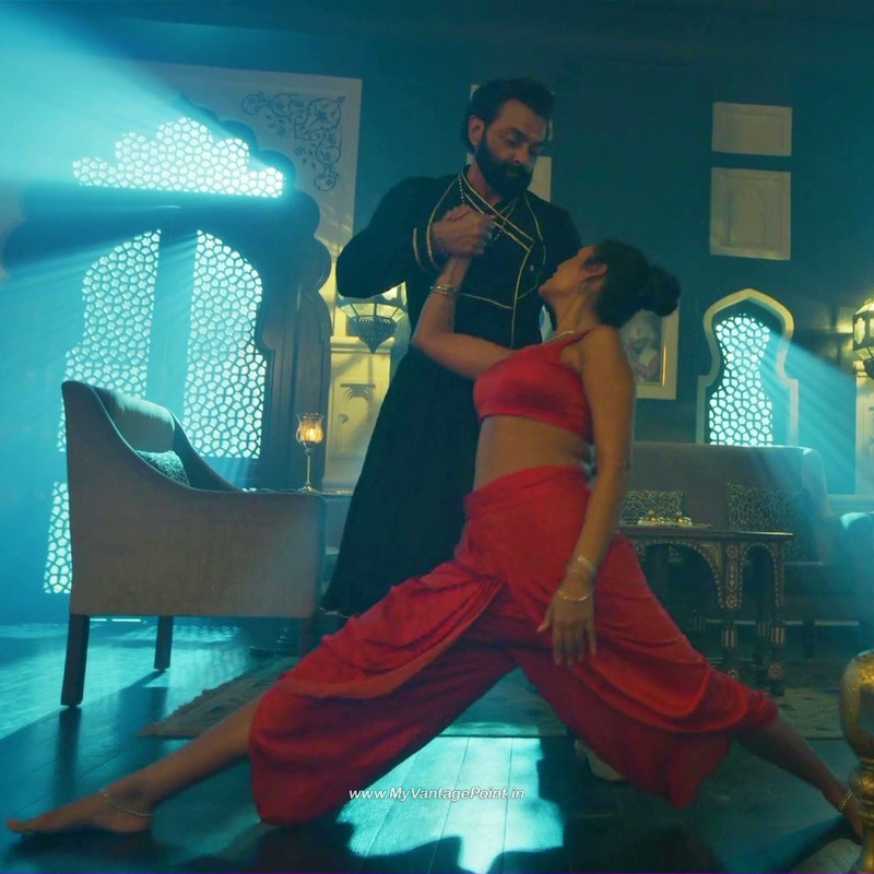 32Esha Gupta Hot in Aashram Web Series