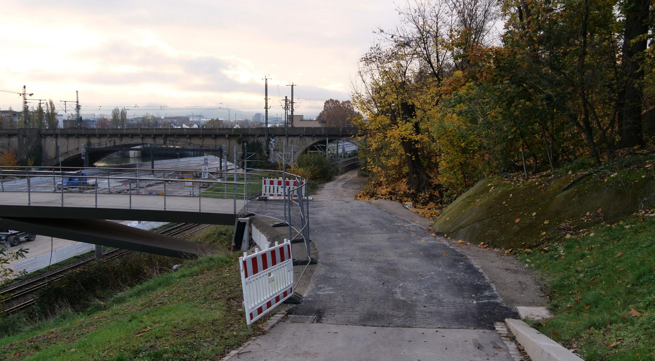 [Bild: 081125-080643-68b.jpg]