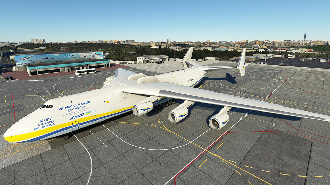 AN-225-at-Odesa-airport-UKOO-1.jpg