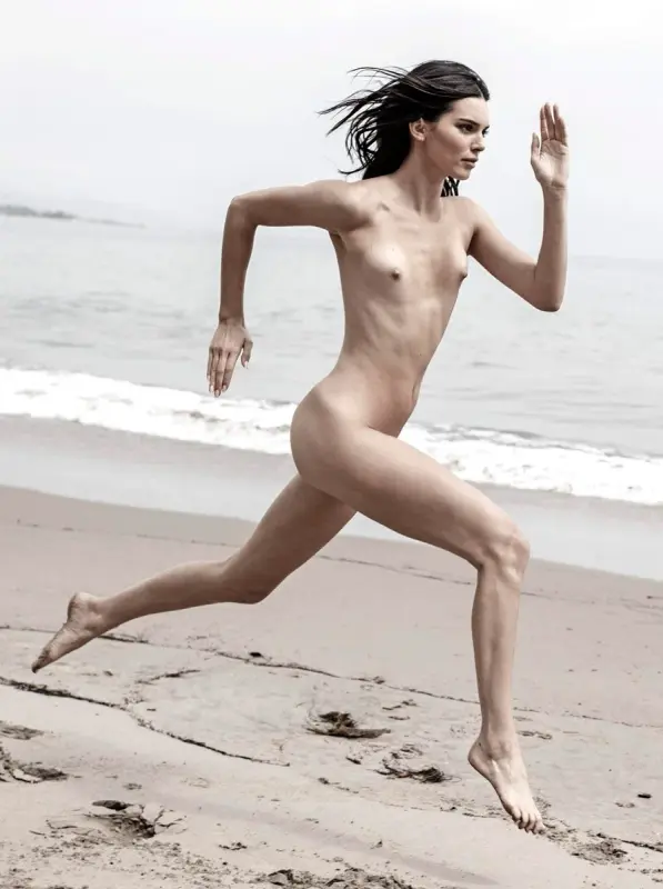 [Image: New-Leaked-Beach-Photos-of-Kendall-Jenner-2.webp]