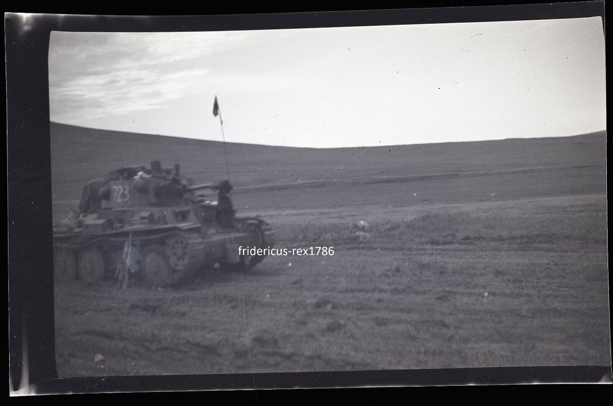 A43 Foto Negativ Ostfront W-L. Rgt.1 HKL beute Panzer ČKD-Praga TNH PzKpfw 38 t